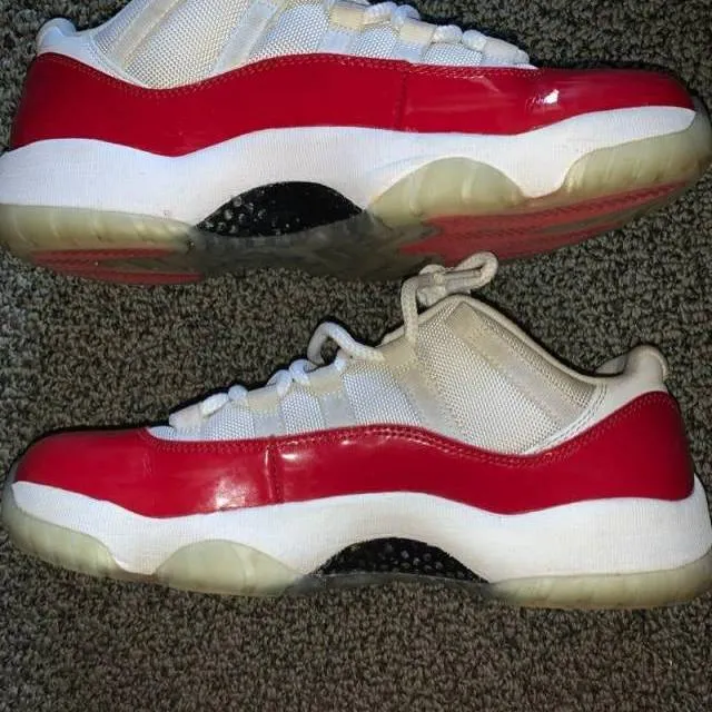Air Jordan 11 Low Varsity Red