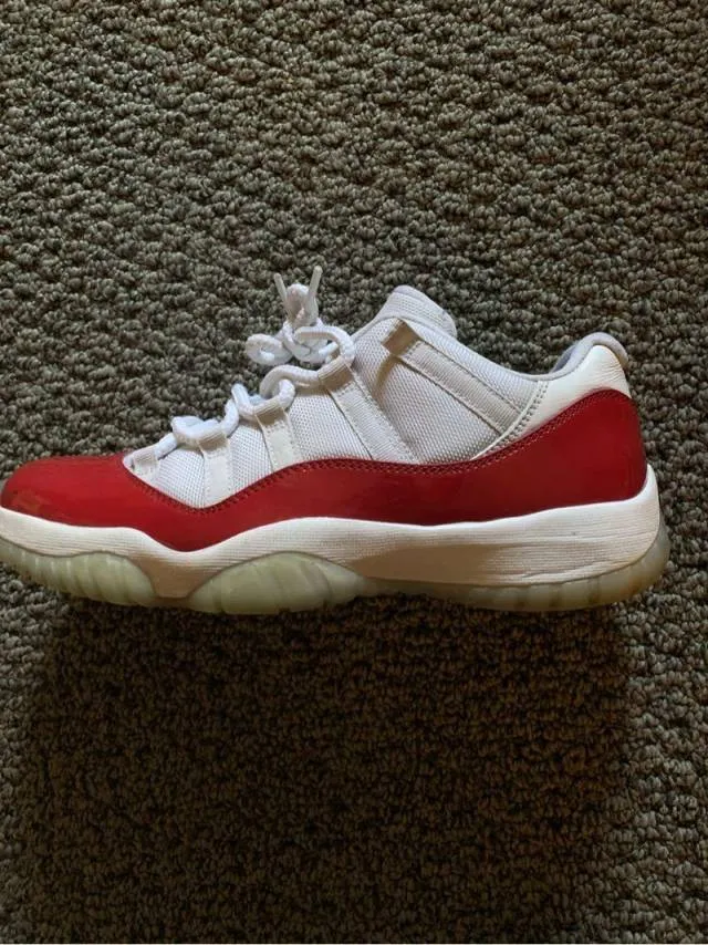 Air Jordan 11 Low Varsity Red