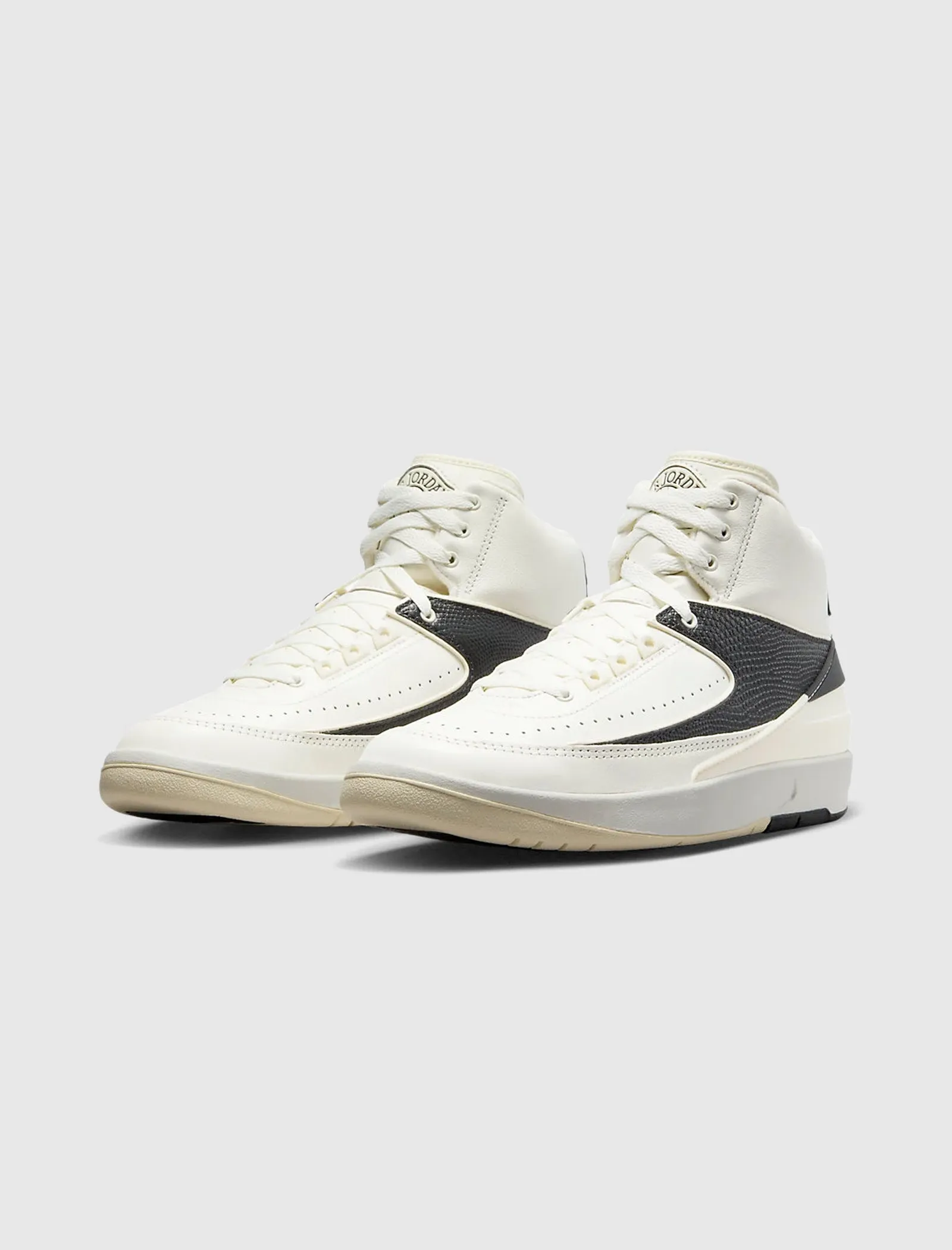 WOMEN'S AIR JORDAN 2 SAIL
